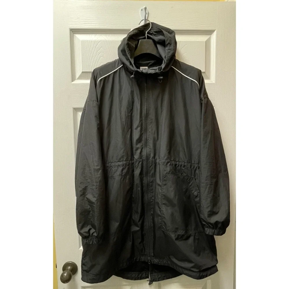 Avia Women's Medium Black Long Sleeve Full Zip Athletic Long Jacket‎ Windbreaker